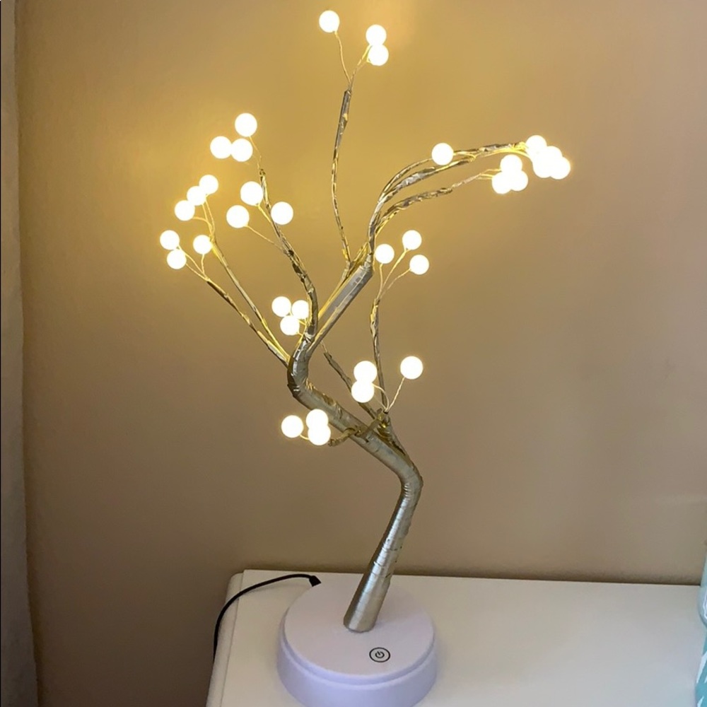 Beautiful Light up Tree Lamp